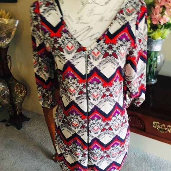 B Envied Tunic Blue Red Geometric Designs Small - Picture 2 of 9